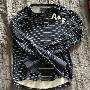 A&F Mens Navy Blue striped size M long sleeved t shirt